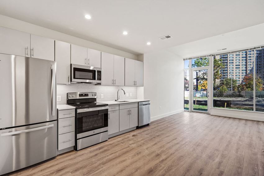 Sinclaire On Seminary Apartments, 4900 Seminary Rd, Alexandria, VA